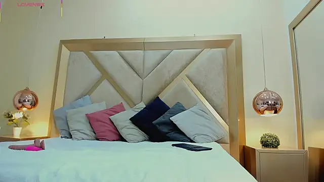 ElenaWatsonn online show from March 31, 7:49 pm