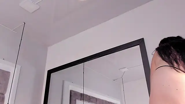 Snapshot of ElenaWatsonn chatting on February 7, 8:28 pm ElenaWatsonn online show from February 7, 8:28 pm