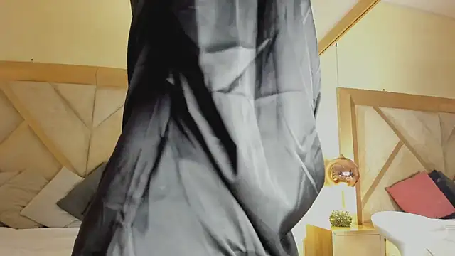 ElenaWatsonn online show from April 1, 8:17 pm