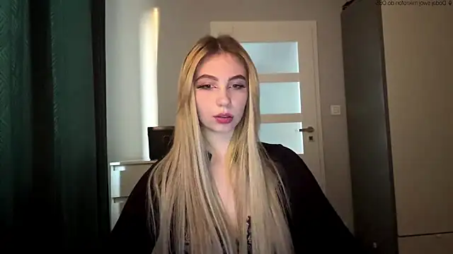 TeenLily online show from May 18, 6:23 pm