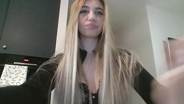 TeenLily online show from March 2, 7:32 pm