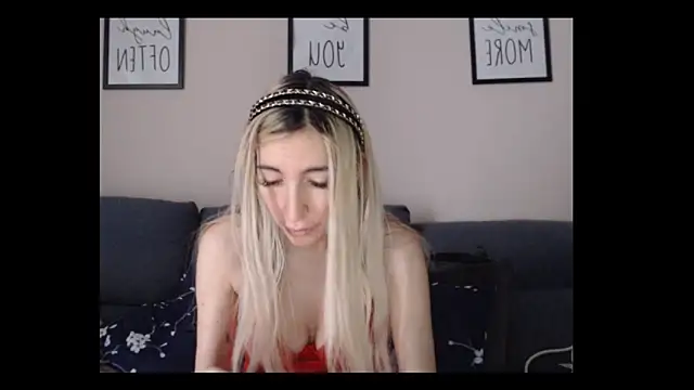 BarbieBlondieGirl online show from June 10, 11:33 am