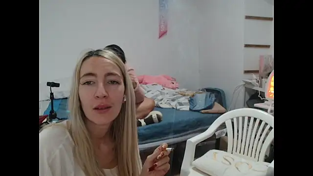 BarbieBlondieGirl online show from January 9, 12:39 am