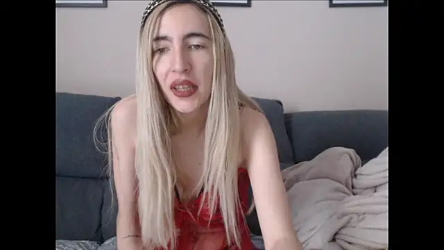 BarbieBlondieGirl online show from July 3, 12:00 pm