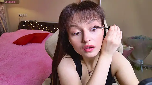 Snapshot of Mirellune chatting on January 6, 7:12 am Mirellune online show from January 6, 7:12 am