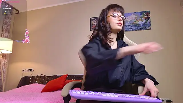 Mirellune online show from February 7, 7:11 pm