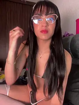 Snapshot of ValentinaEvanz chatting on May 1, 7:52 pm ValentinaEvanz online show from May 1, 7:52 pm