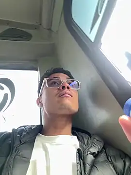 Latin Paisa Boy online show from April 15, 8:42 pm