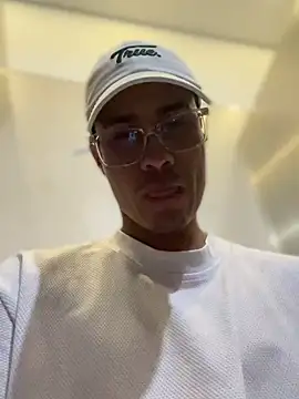 Latin Paisa Boy online show from April 8, 6:09 pm