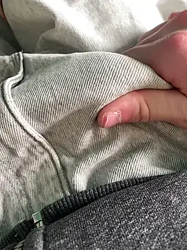 LittleGuy 2007 online show from March 10, 1:04 pm