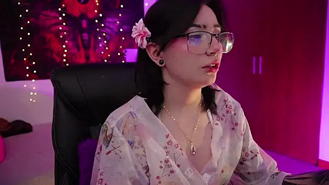 miami 18  online show from April 10, 2:07 am