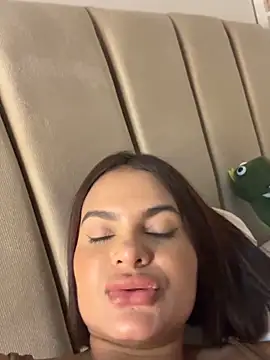 Irina Velvett online show from April 21, 2:36 am