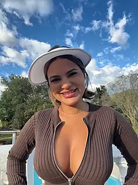 Snapshot of Irina_Velvett chatting on July 14, 10:27 pm Irina Velvett online show from July 14, 10:27 pm