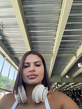Snapshot of Irina_Velvett chatting on June 24, 3:32 pm Irina Velvett online show from June 24, 3:32 pm