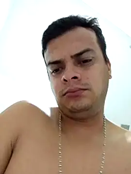 soytorres92 online show from July 8, 7:09 am