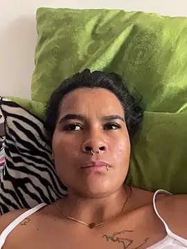 Chloe cortes online show from May 17, 7:25 pm