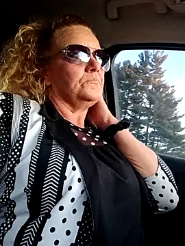 Snapshot of mspatience chatting on February 11, 11:04 pm mspatience online show from February 11, 11:04 pm