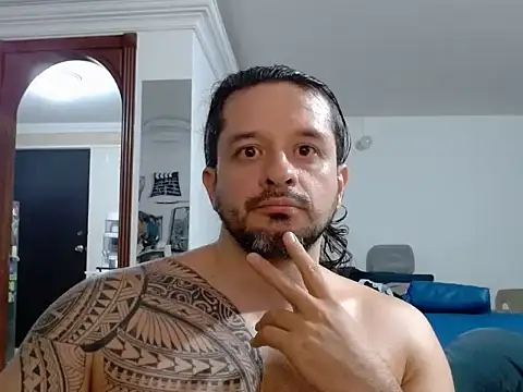 gonzzohunterr online show from June 12, 8:01 am