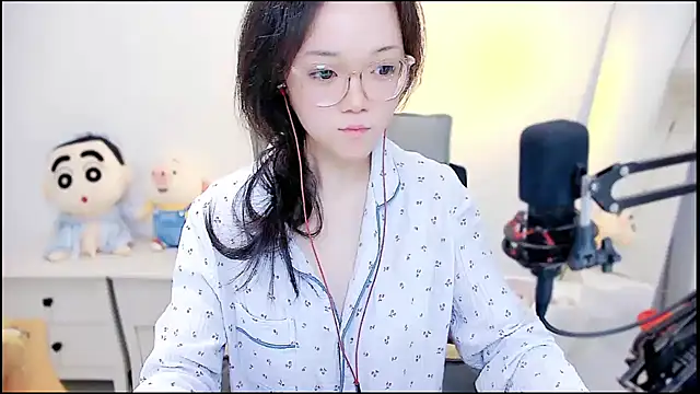 Snapshot of Cindy-dd chatting on April 22, 7:04 am Cindy-dd online show from April 22, 7:04 am
