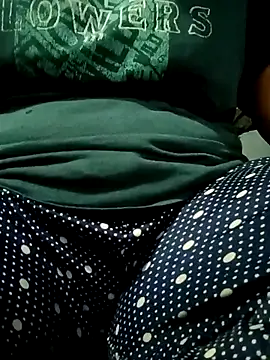 roshani sexy girl1 online show from December 23, 6:02 am