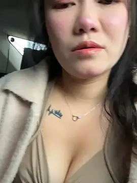 Molly-xiao online show from March 6, 9:04 am