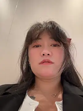 Molly-xiao online show from April 2, 7:26 am