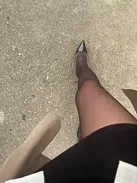 Molly-xiao online show from April 1, 6:48 am