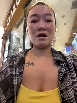 Molly-xiao online show from May 29, 9:04 am