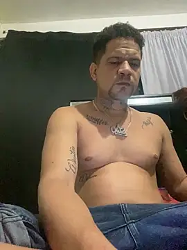 Snapshot of Dominicanobb chatting on March 1, 5:07 am Dominicanobb online show from March 1, 5:07 am