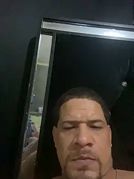 Snapshot of Dominicanobb chatting on January 19, 8:29 am Dominicanobb online show from January 19, 8:29 am