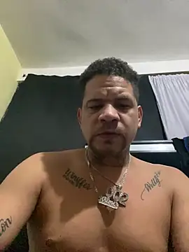 Snapshot of Dominicanobb chatting on February 28, 6:24 am Dominicanobb online show from February 28, 6:24 am