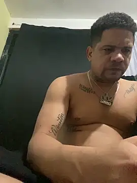 Snapshot of Dominicanobb chatting on February 27, 5:40 am Dominicanobb online show from February 27, 5:40 am