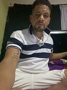 Snapshot of Dominicanobb chatting on February 8, 5:27 am Dominicanobb online show from February 8, 5:27 am