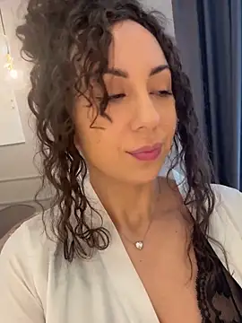 curly jade online show from March 1, 10:48 am