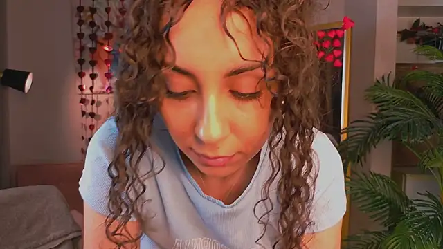 curly jade online show from February 7, 2:03 pm