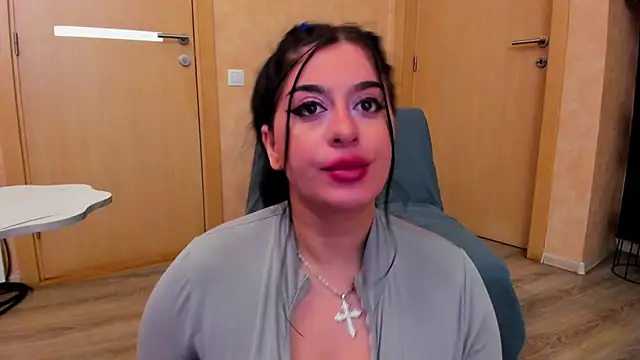 NayaNoirX online show from April 7, 5:09 am