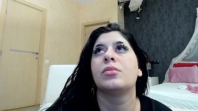 NayaNoirX online show from January 15, 4:43 pm