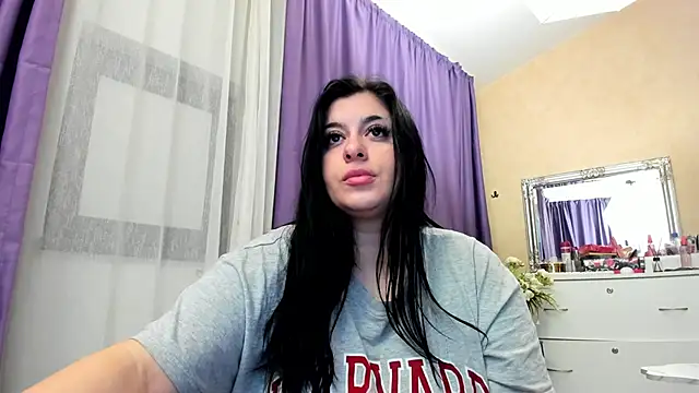 NayaNoirX online show from January 18, 4:32 pm