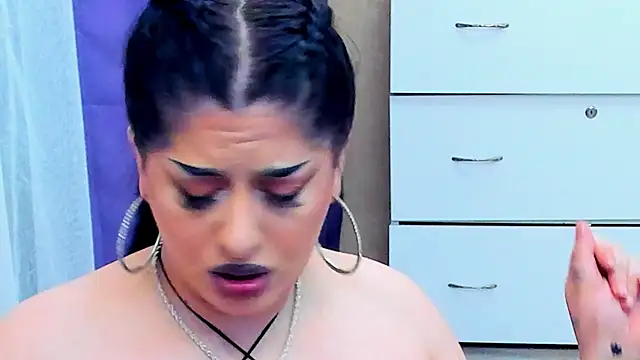 NayaNoirX online show from March 29, 1:35 pm