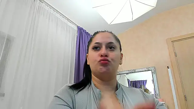 NayaNoirX online show from March 26, 6:00 am