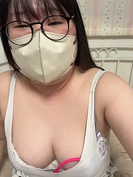 Snapshot of Mikami_00122 chatting on May 17, 1:11 pm Mikami 00122 online show from May 17, 1:11 pm