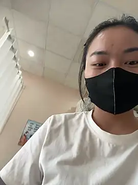 Chiipp69 online show from March 4, 3:03 am