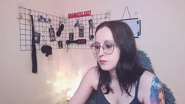 Snapshot of XXGoddessLXX chatting on February 13, 6:41 pm XXGoddessLXX online show from February 13, 6:41 pm