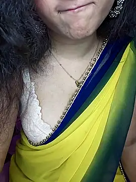 Snapshot of Saumyy chatting on February 28, 4:17 pm Saumyy online show from February 28, 4:17 pm