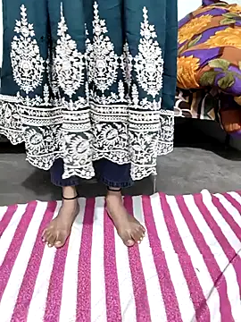 Yours-Zeenat online show from February 26, 8:36 am