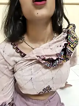 Snapshot of Yours-Zeenat chatting on April 24, 10:39 am Yours-Zeenat online show from April 24, 10:39 am