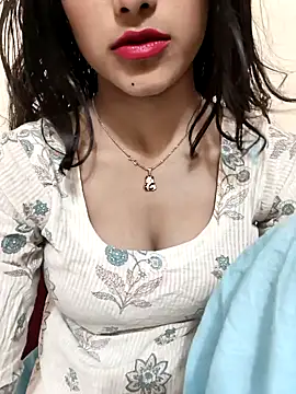Snapshot of Yours-Zeenat chatting on May 8, 5:55 am Yours-Zeenat online show from May 8, 5:55 am