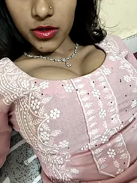 Snapshot of Yours-Zeenat chatting on April 27, 9:18 am Yours-Zeenat online show from April 27, 9:18 am