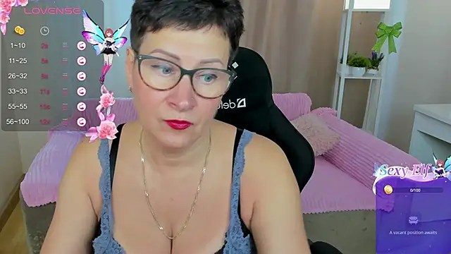 Snapshot of JennyMons chatting on June 10, 8:26 am JennyMons online show from June 10, 8:26 am