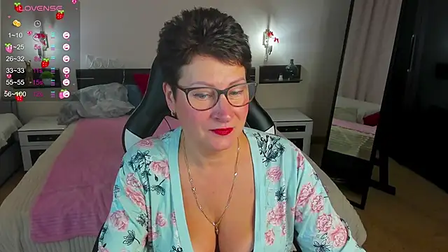 Snapshot of JennyMons chatting on July 12, 7:53 am JennyMons online show from July 12, 7:53 am